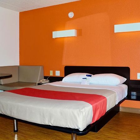 Motel 6 Boston South - ブレイントリー エクステリア 写真