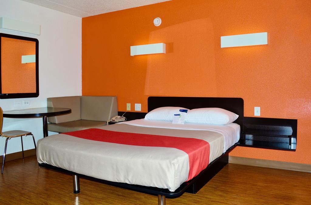 Motel 6 Boston South - ブレイントリー エクステリア 写真