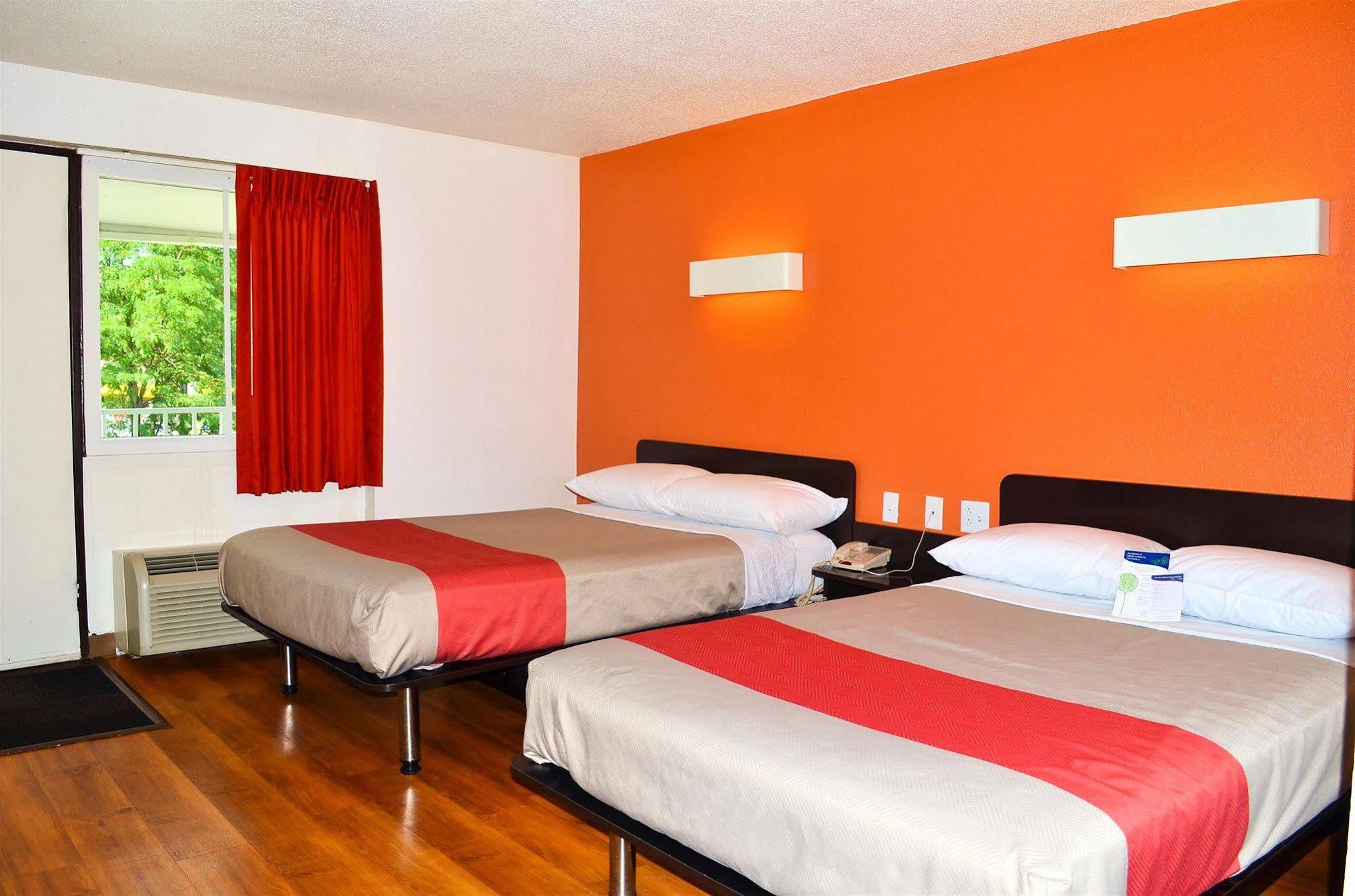 Motel 6 Boston South - ブレイントリー エクステリア 写真