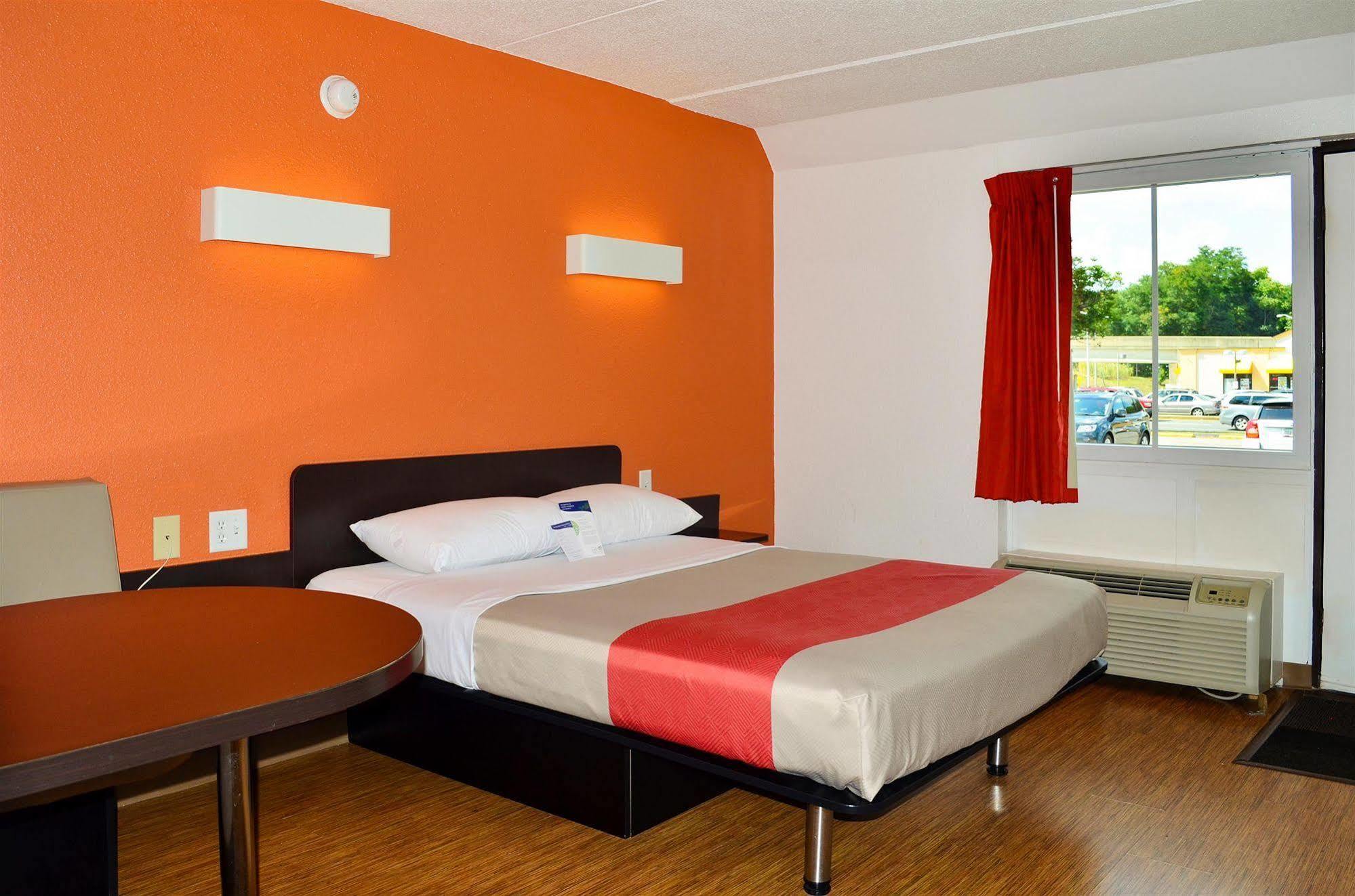 Motel 6 Boston South - ブレイントリー エクステリア 写真
