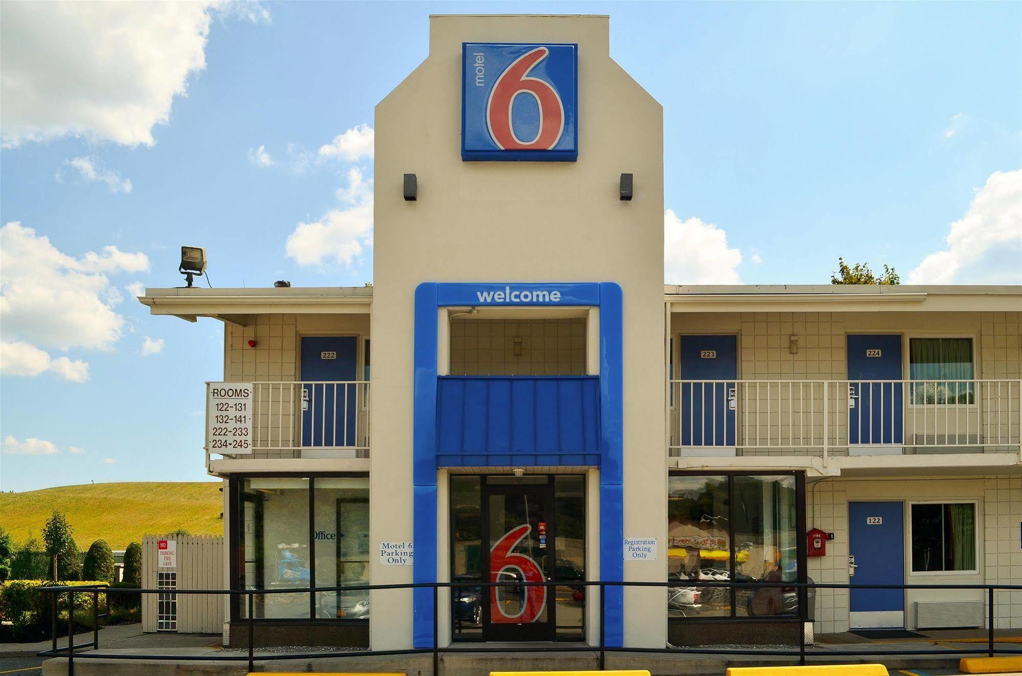 Motel 6 Boston South - ブレイントリー エクステリア 写真