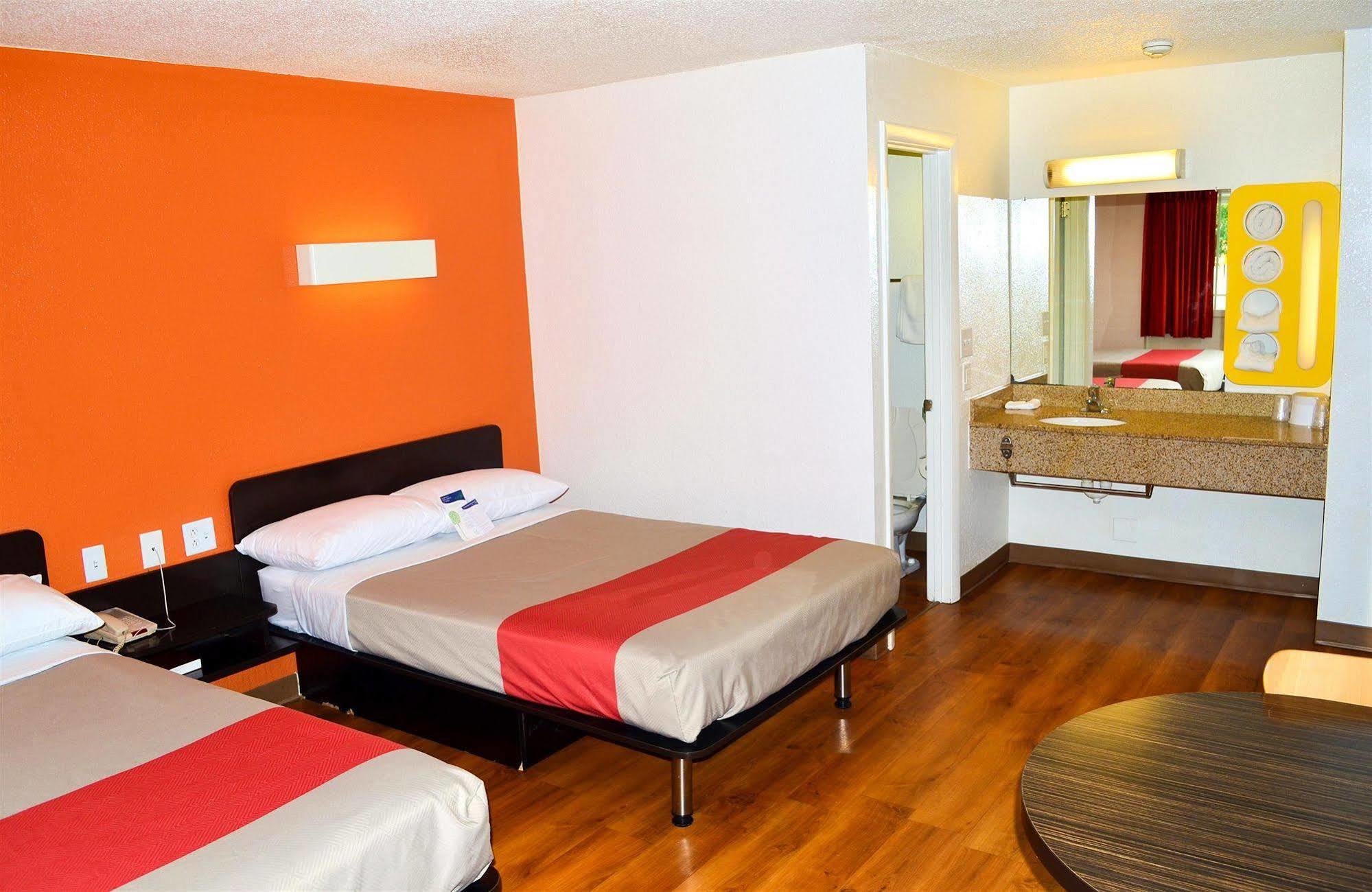 Motel 6 Boston South - ブレイントリー エクステリア 写真