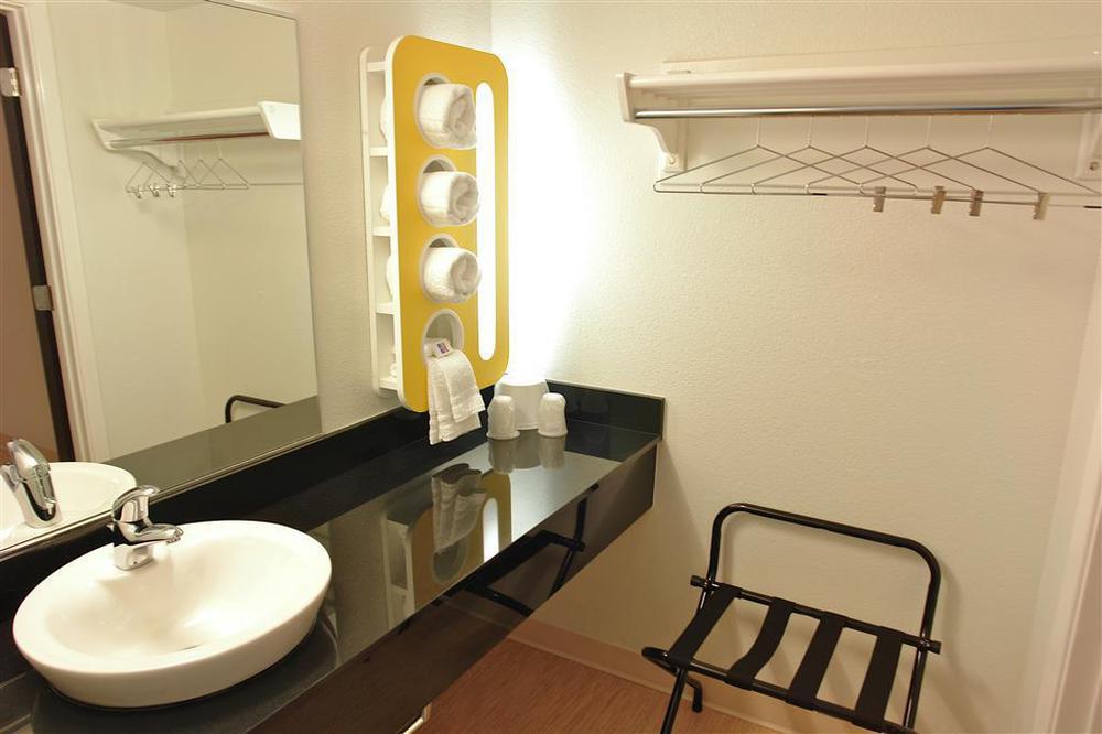 Motel 6 Boston South - ブレイントリー 部屋 写真